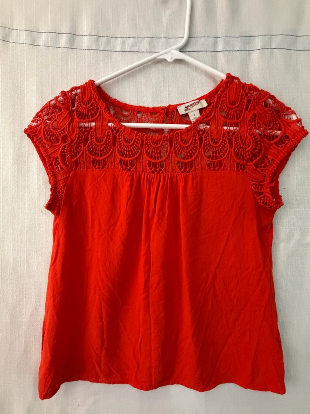 Arizona Red Lace Crochet Top women’s Size S Boho Blouse Flowy Summer(A563)